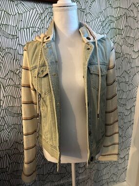 Billabong Light Wash Denim Jacket with Cream Striped Knit Sleeves